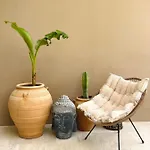 Eora *